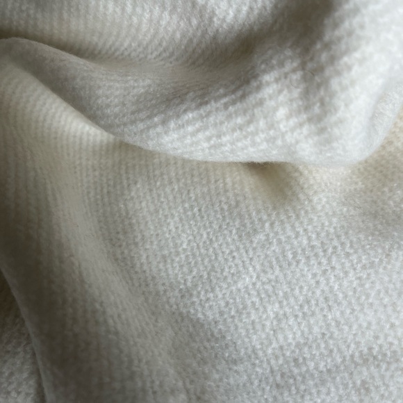 Ivory white sweater from Uni Qlo. Great cozy and soft basic, perfect for fall! - Picture 3 of 4